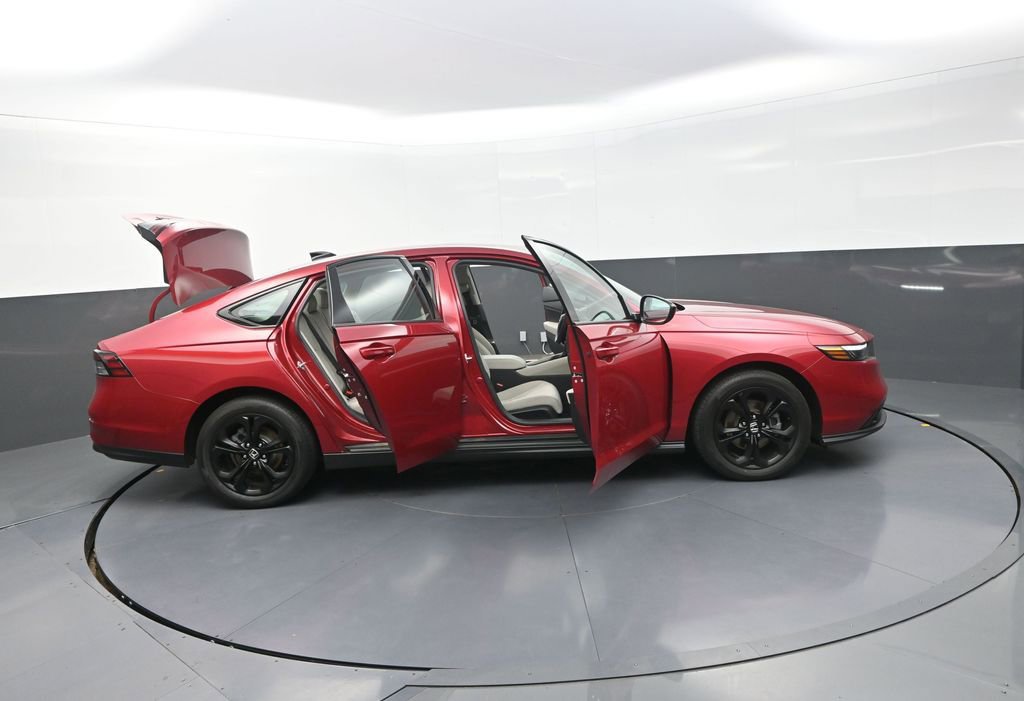 Used 2025 Honda Accord SE image 36