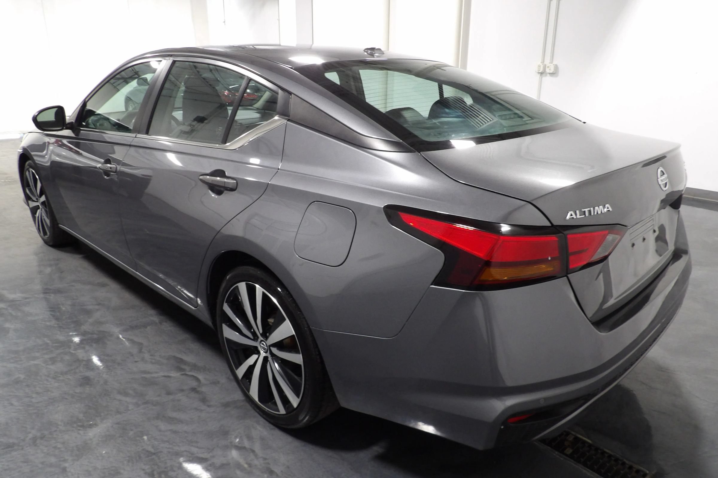 Used 2022 Nissan Altima 2.5 SR FWD image 5