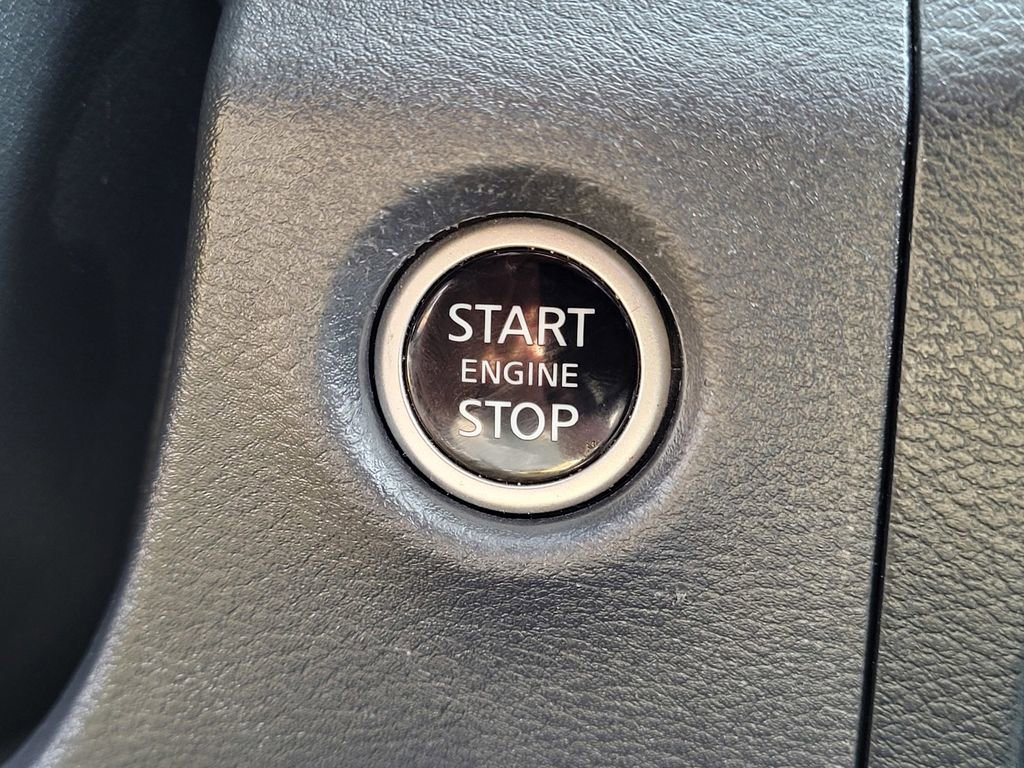 Used 2023 Nissan Frontier SV image 18