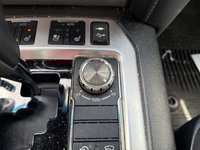 Used 2021 Toyota Land Cruiser Heritage Edition image 16