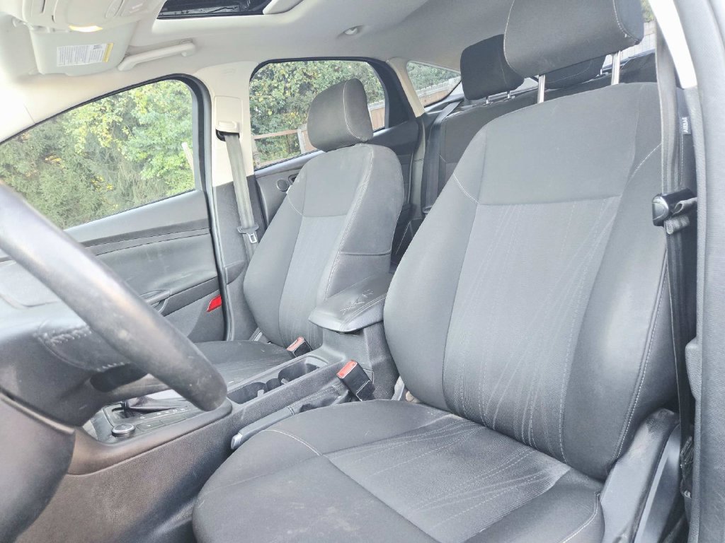 Used 2018 Ford Focus SEL w/ Cold Weather Package FWD image 11