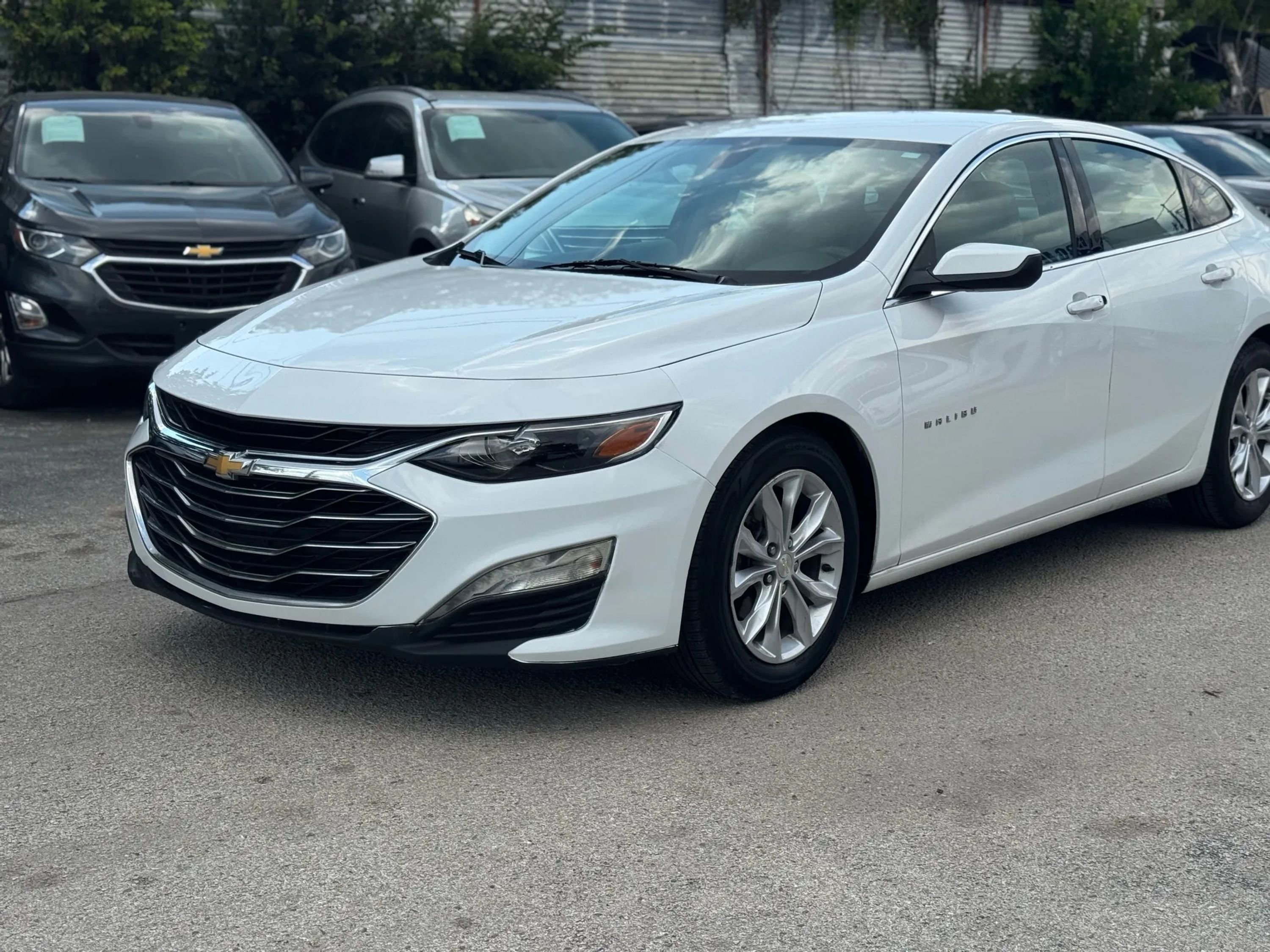 Used 2021 Chevrolet Malibu LT image 3