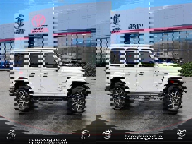 Used 2024 Jeep Wrangler Sahara image 6