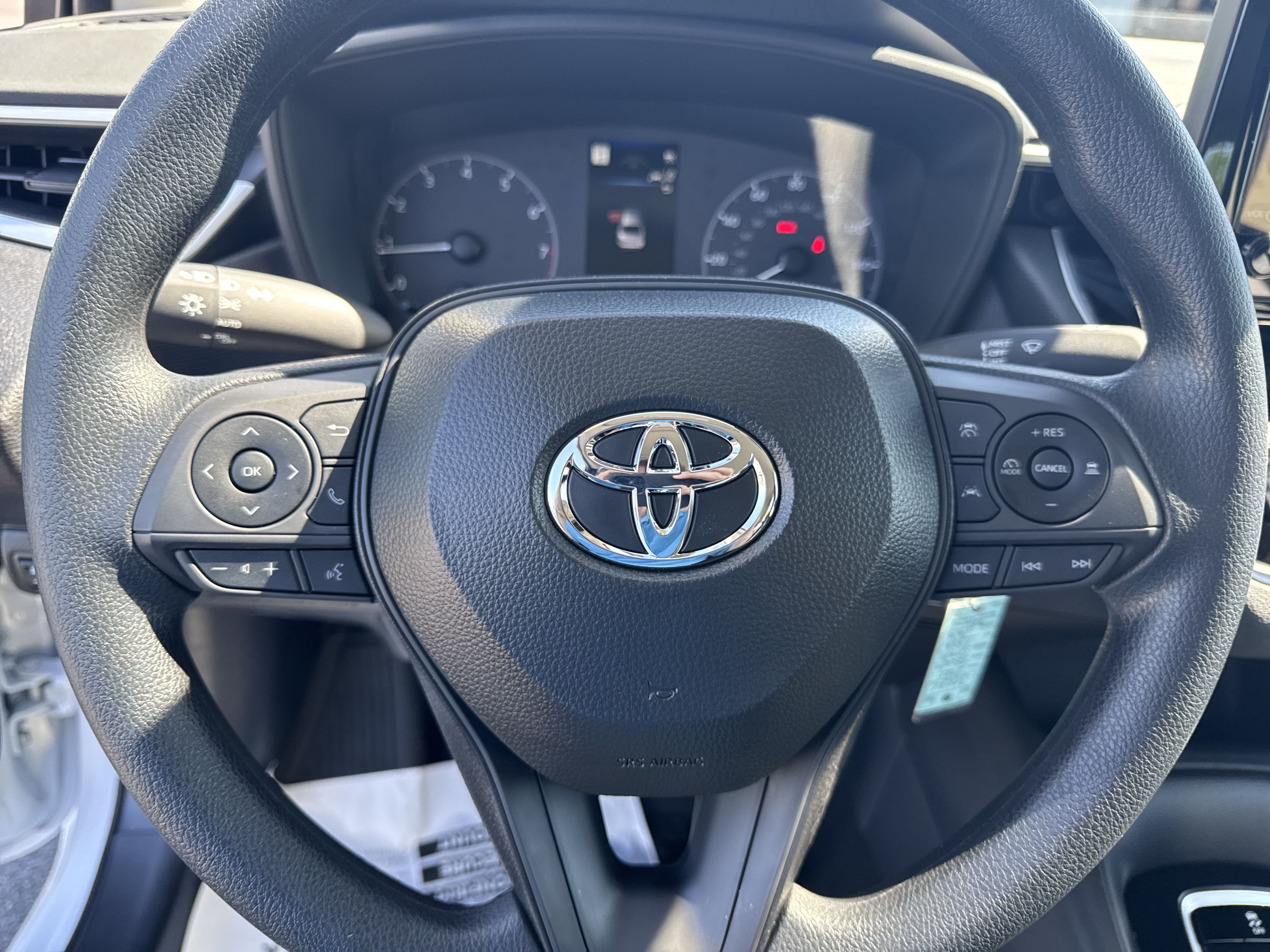 New 2025 Toyota Corolla LE FWD image 17