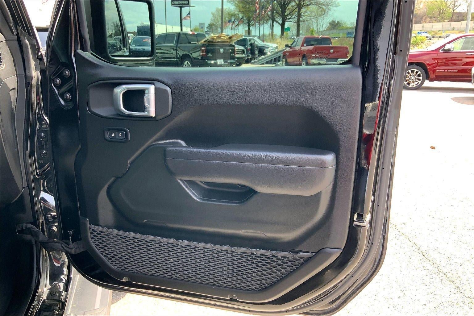 Used 2024 Jeep Wrangler Sport AWD/4WD image 24