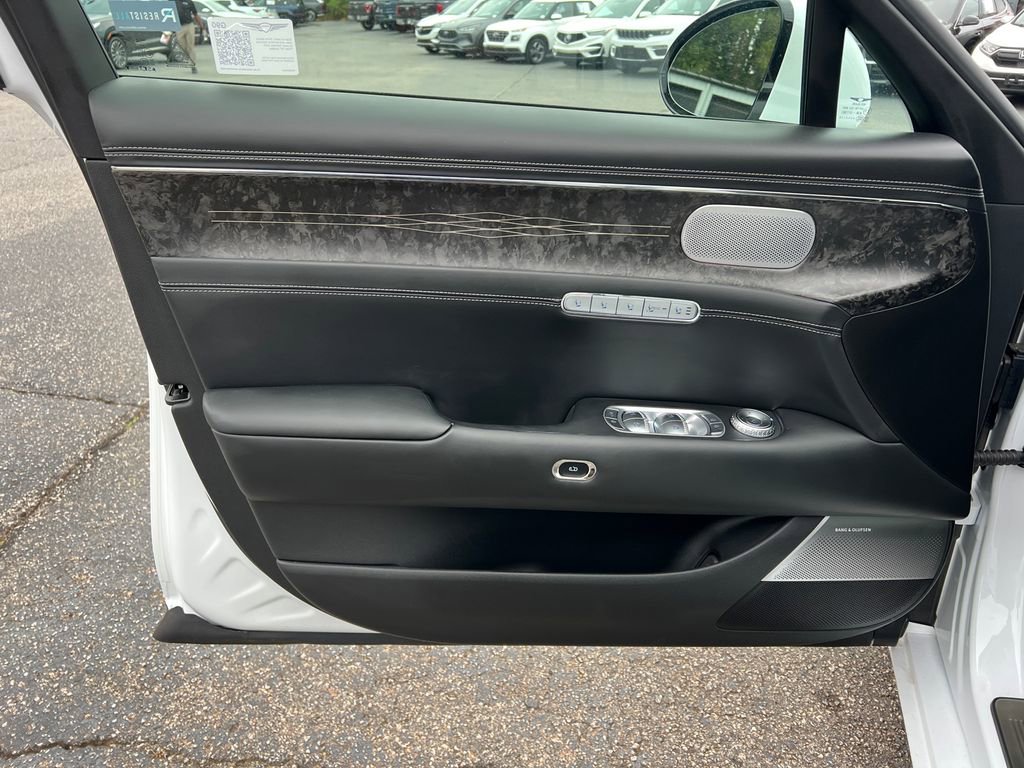 New 2024 Genesis G90 3.5T image 10