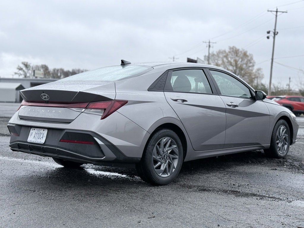 Certified 2024 Hyundai Elantra SEL image 7