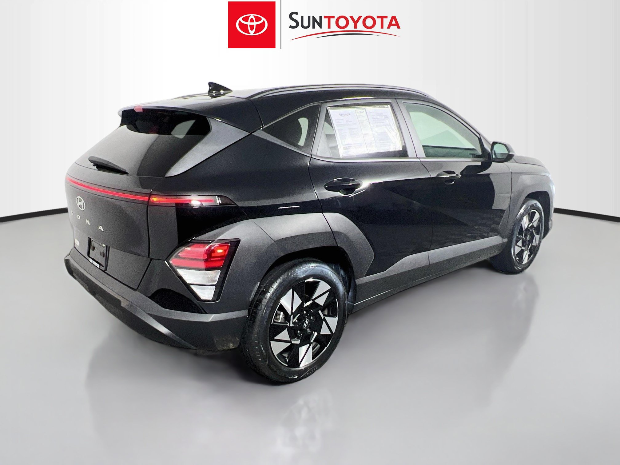 Used 2025 Hyundai Kona SEL FWD image 4
