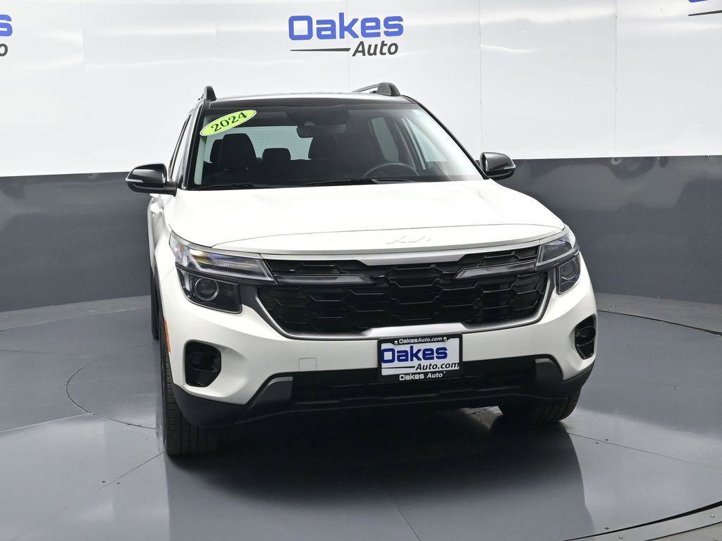 Certified 2024 Kia Seltos X-Line image 3