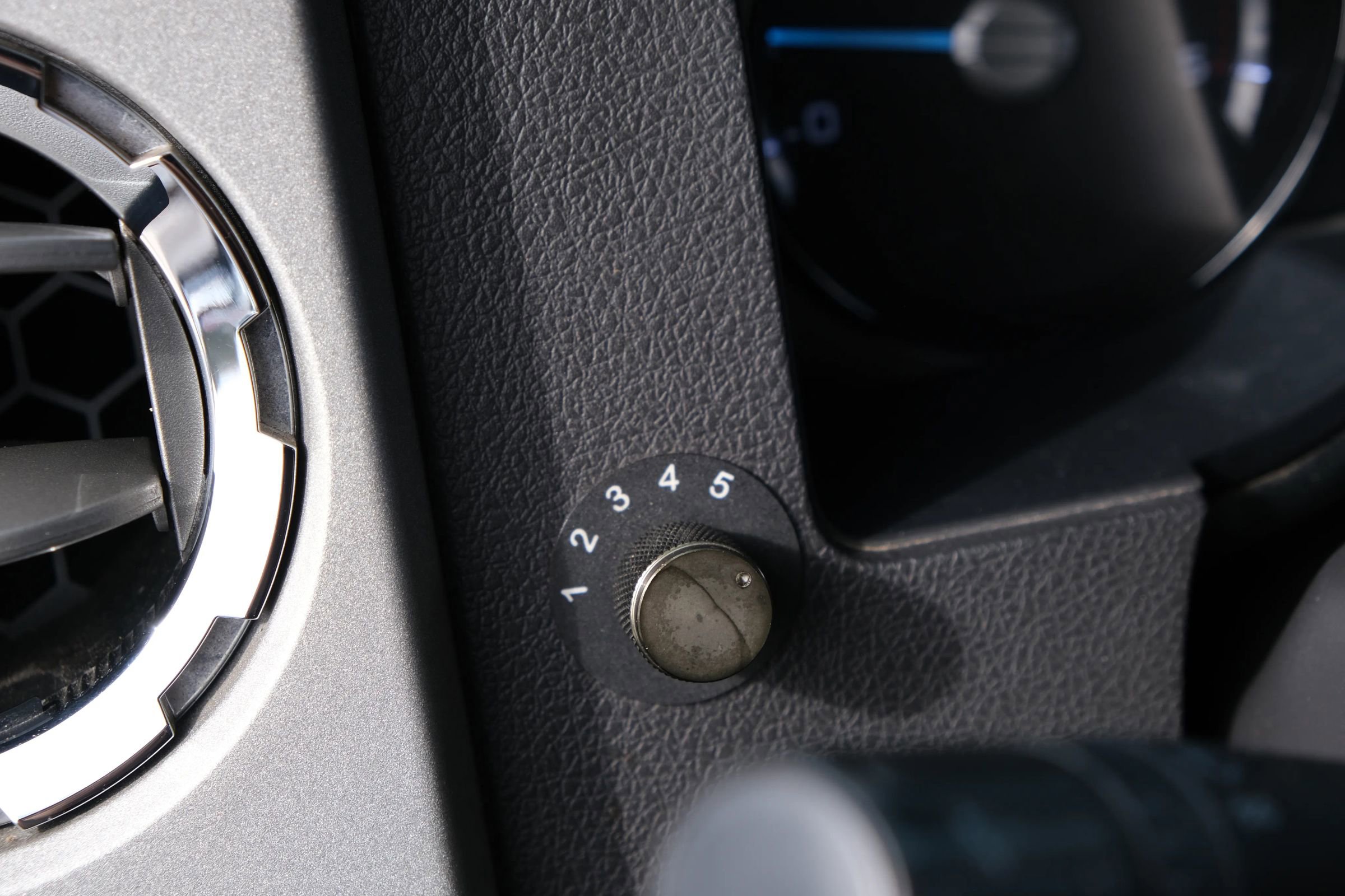 Used 2015 Ford F350 Lariat w/ Lariat Interior Package image 63