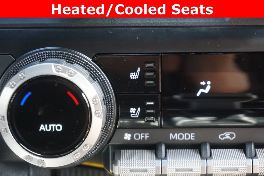 Certified 2025 Toyota 4Runner Limited AWD/4WD image 9
