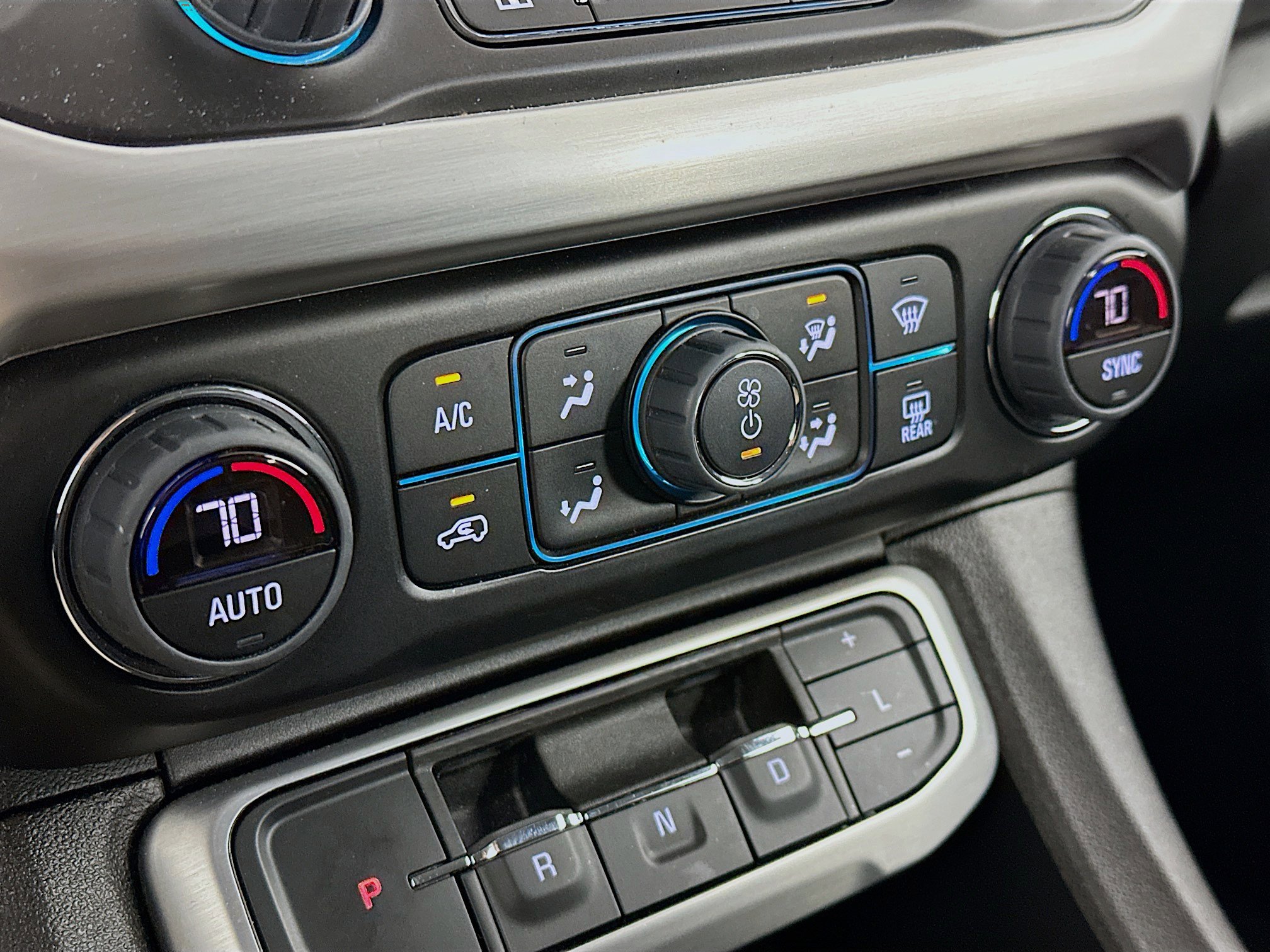 Used 2023 GMC Acadia SLE w/ Driver Convenience Package image 23