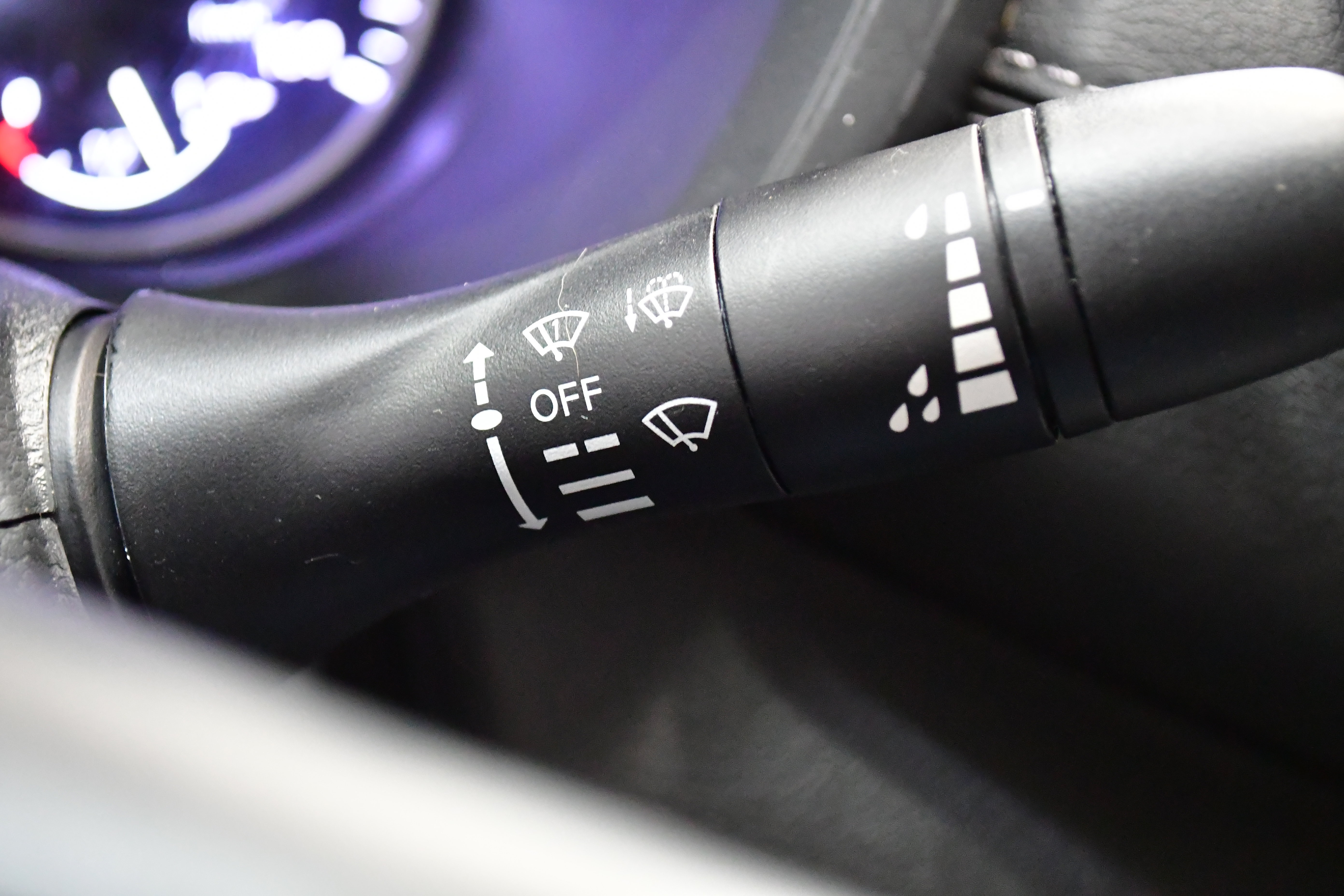 Used 2025 Nissan Sentra SV FWD image 19