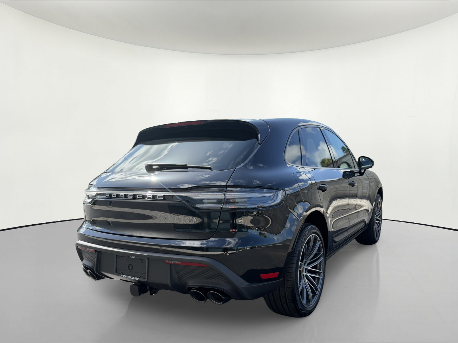 New 2026 Porsche Macan AWD/4WD image 6