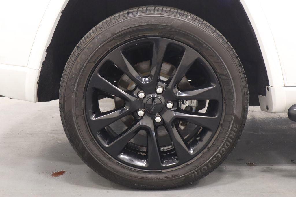 Certified 2018 Jeep Grand Cherokee Altitude AWD/4WD image 25