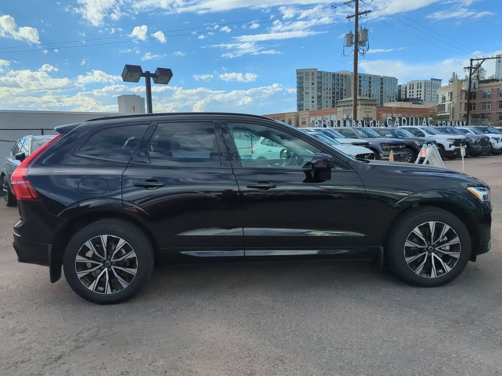 Used 2025 Volvo XC60 B5 Plus AWD/4WD image 8