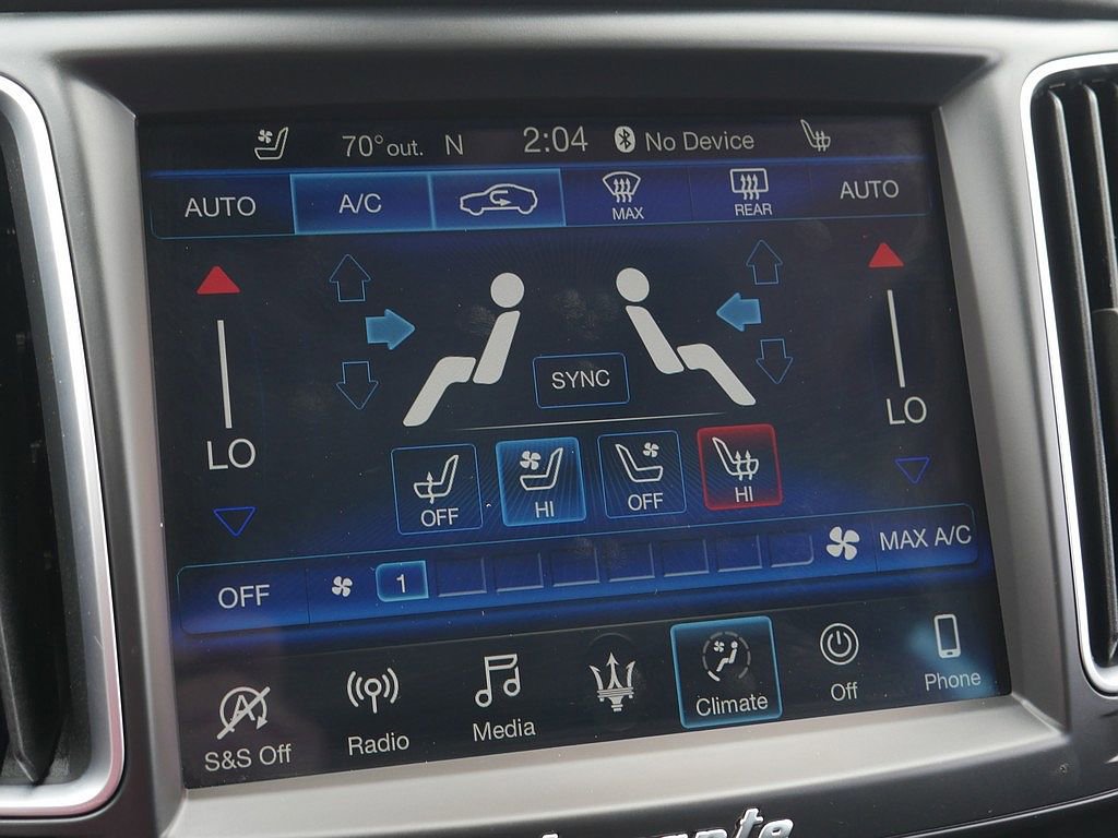 Used 2019 Maserati Levante GranLusso AWD/4WD image 40
