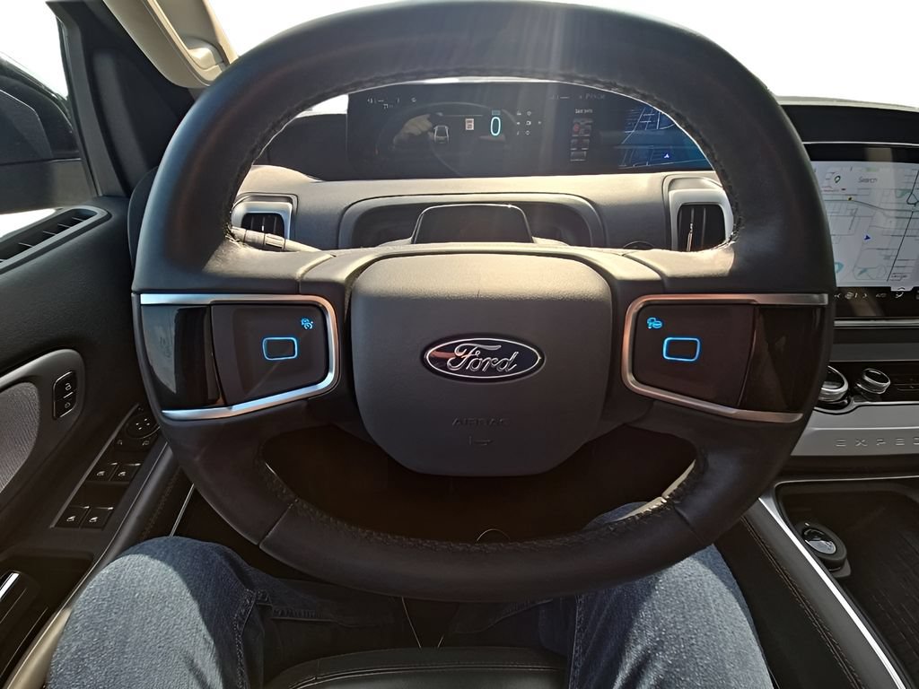 Used 2025 Ford Expedition Active AWD/4WD image 37