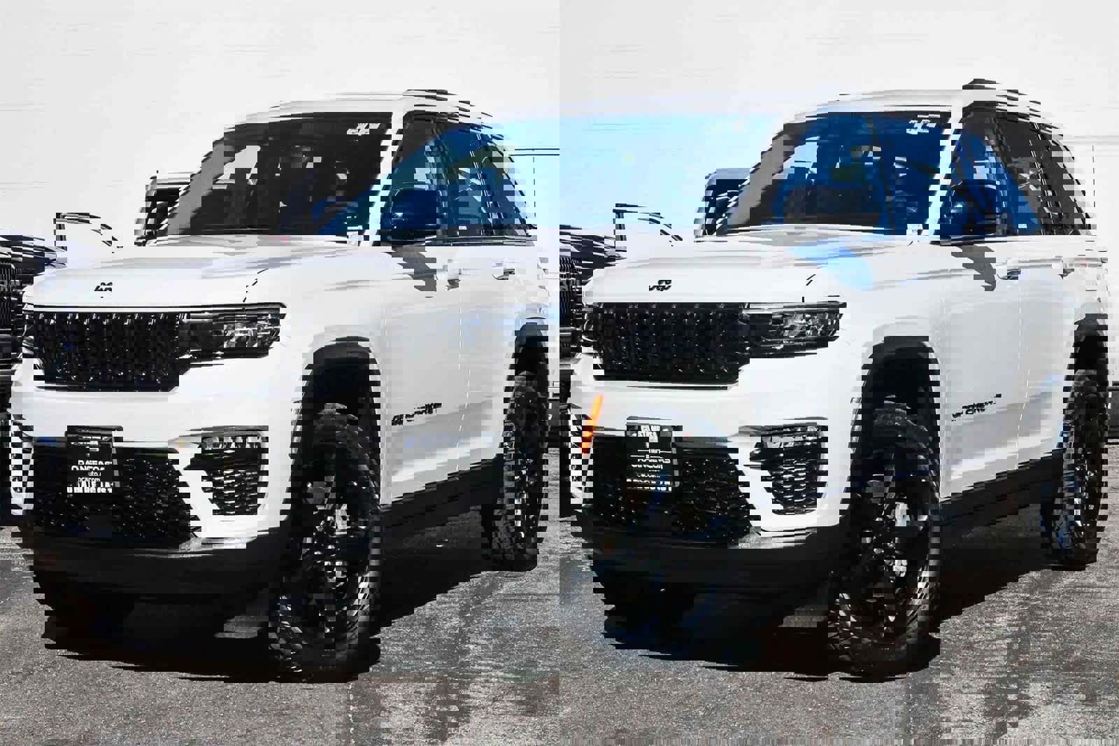 Used 2023 Jeep Grand Cherokee Limited w/ Black Appearance Package