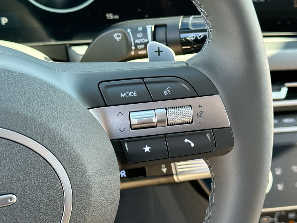Used 2025 Hyundai Sonata Limited FWD image 16