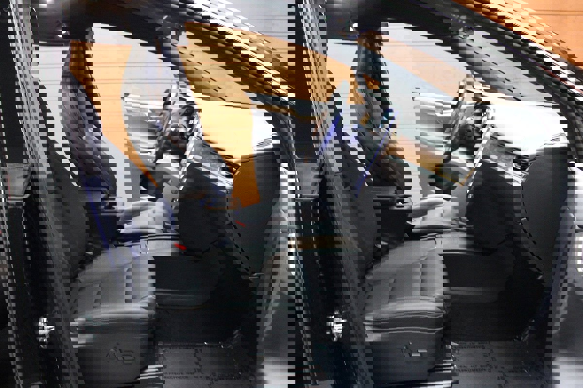 Used 2020 Tesla Model X image 22