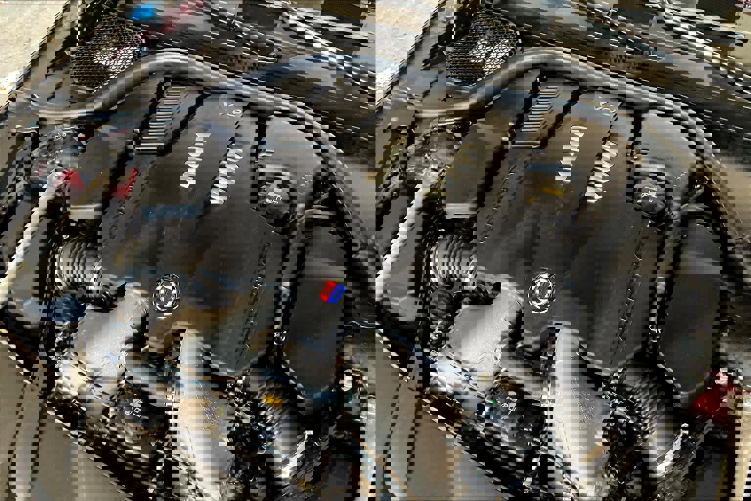 Used 2022 BMW ALPINA B7 xDrive w/ Luxury Rear Seating Package image 30