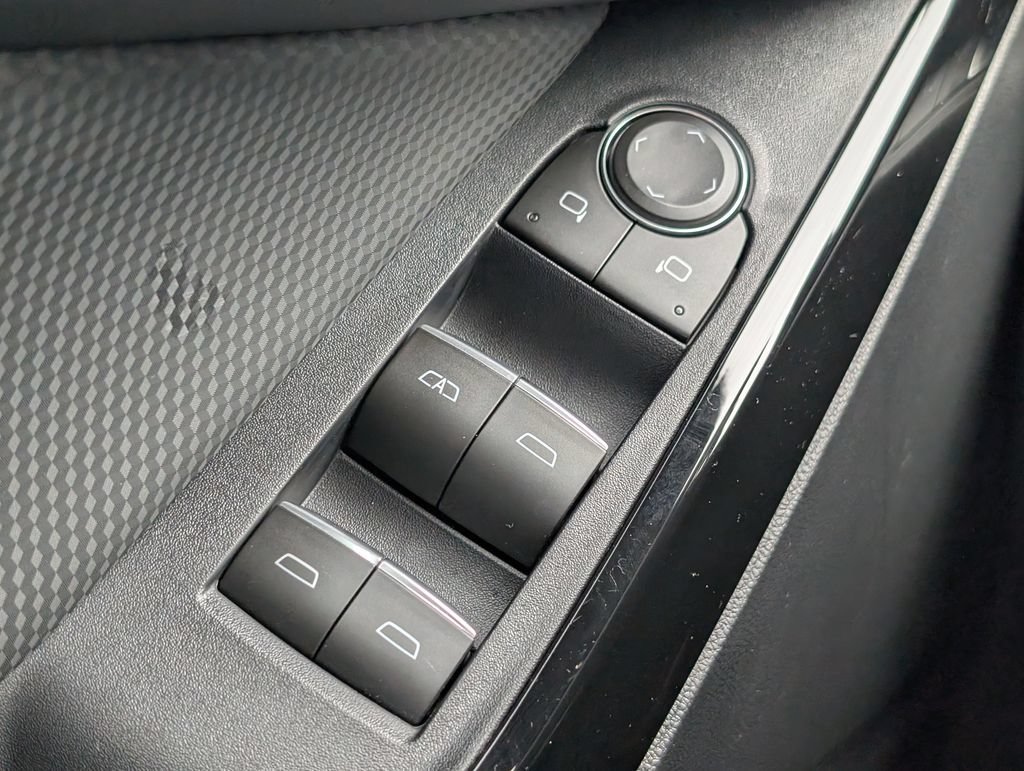 Used 2026 Chevrolet Equinox RS w/ Convenience Package III FWD image 26