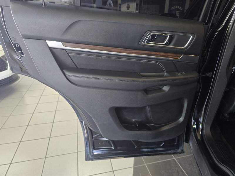 Used 2018 Ford Explorer Limited AWD/4WD image 10
