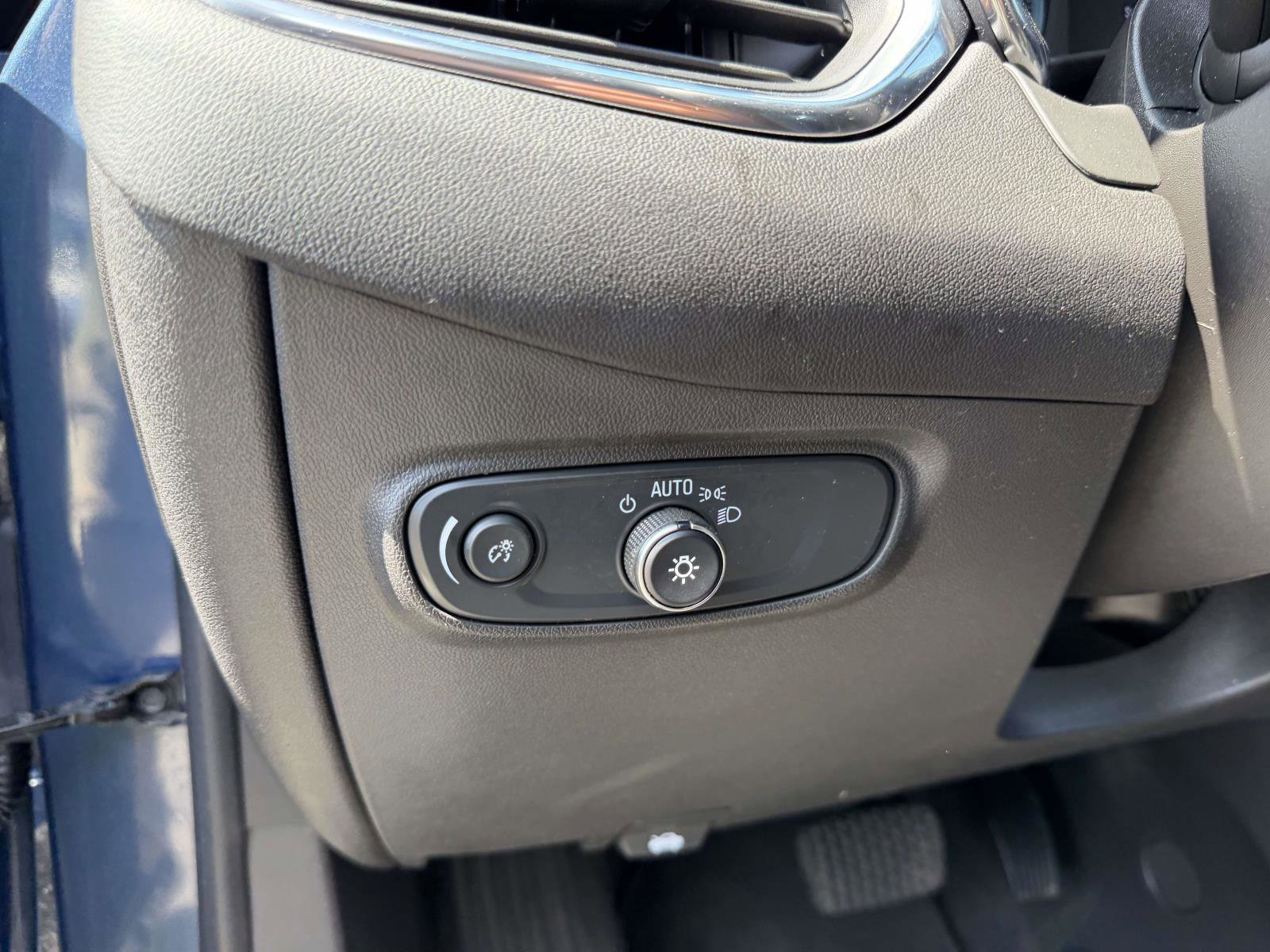 Certified 2024 Chevrolet Equinox LS w/ Driver Confidence II Package image 19