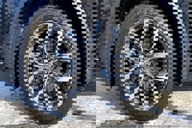 Used 2023 Acura MDX SH-AWD w/ Technology Package image 8