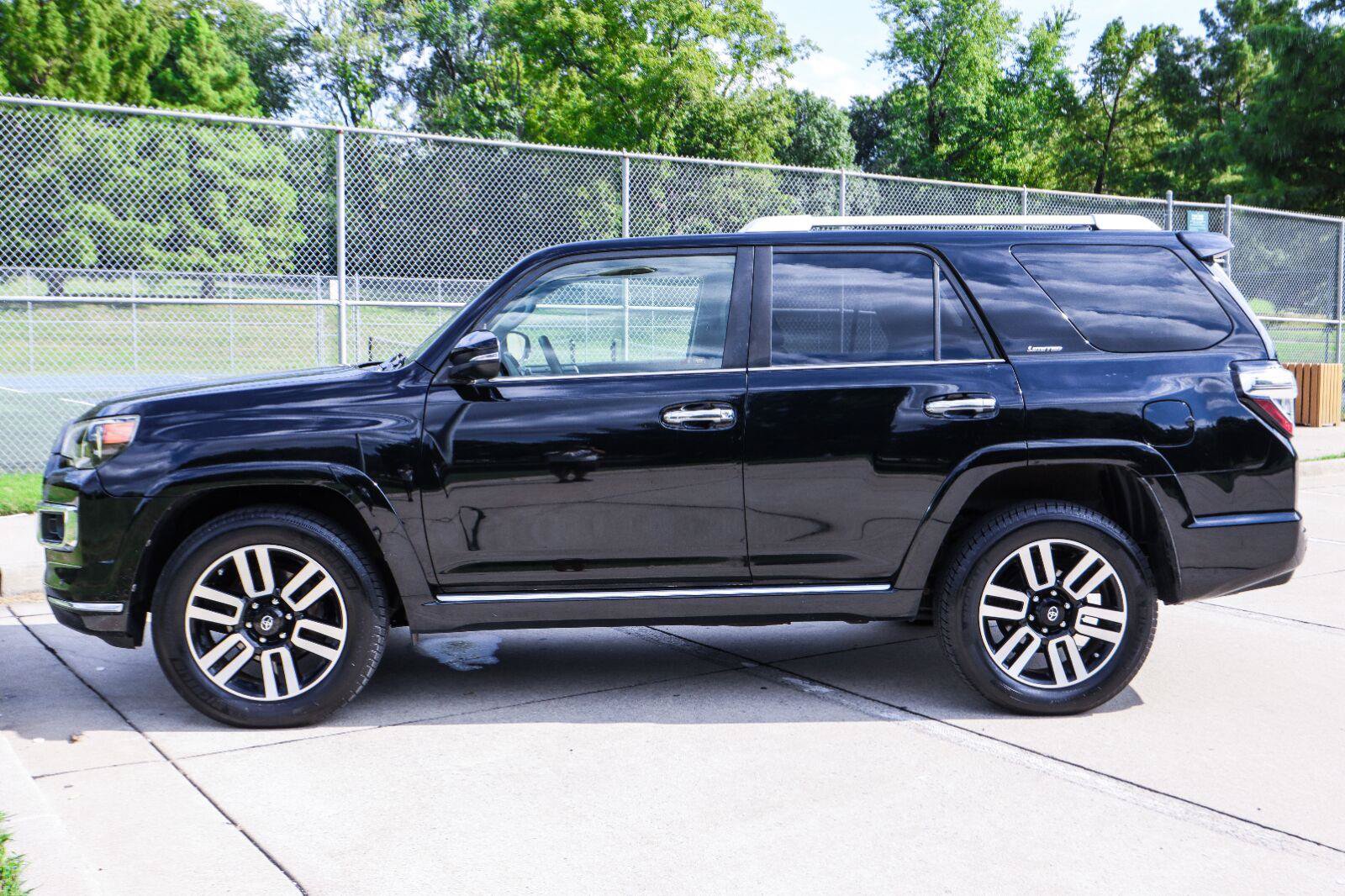Used 2014 Toyota 4Runner Limited AWD/4WD image 4