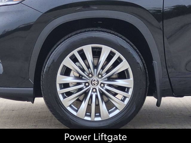 Certified 2026 Toyota Highlander Platinum AWD/4WD image 11