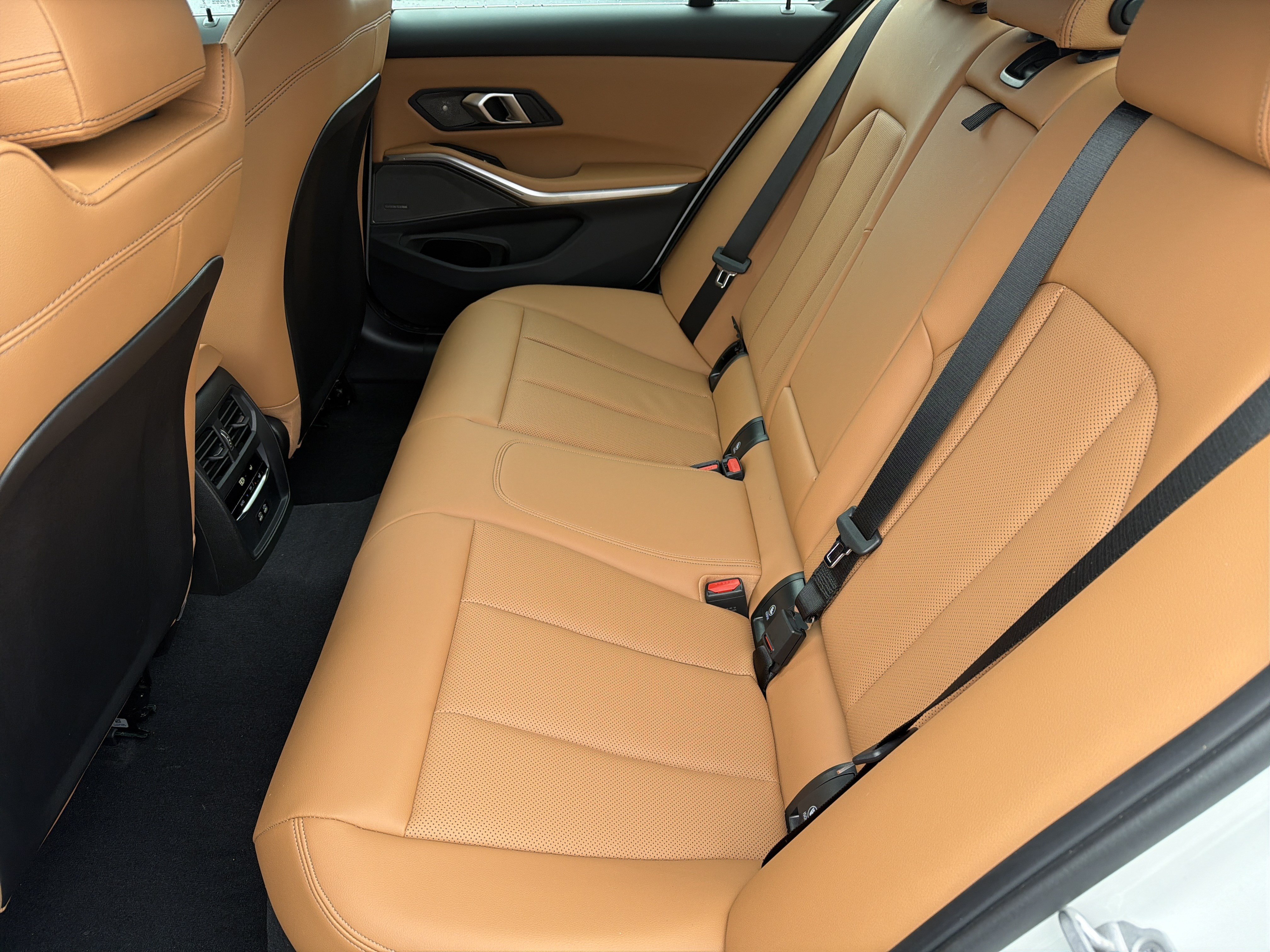 New 2026 BMW 330i Sedan w/ Premium Package RWD image 22