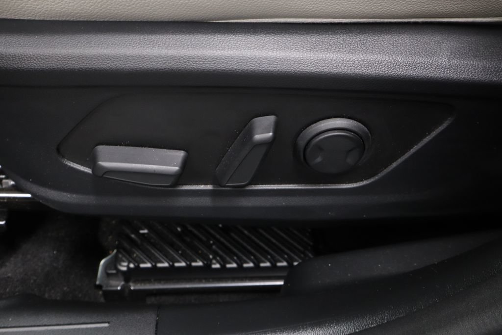 Certified 2025 Hyundai Tucson Limited AWD/4WD image 28