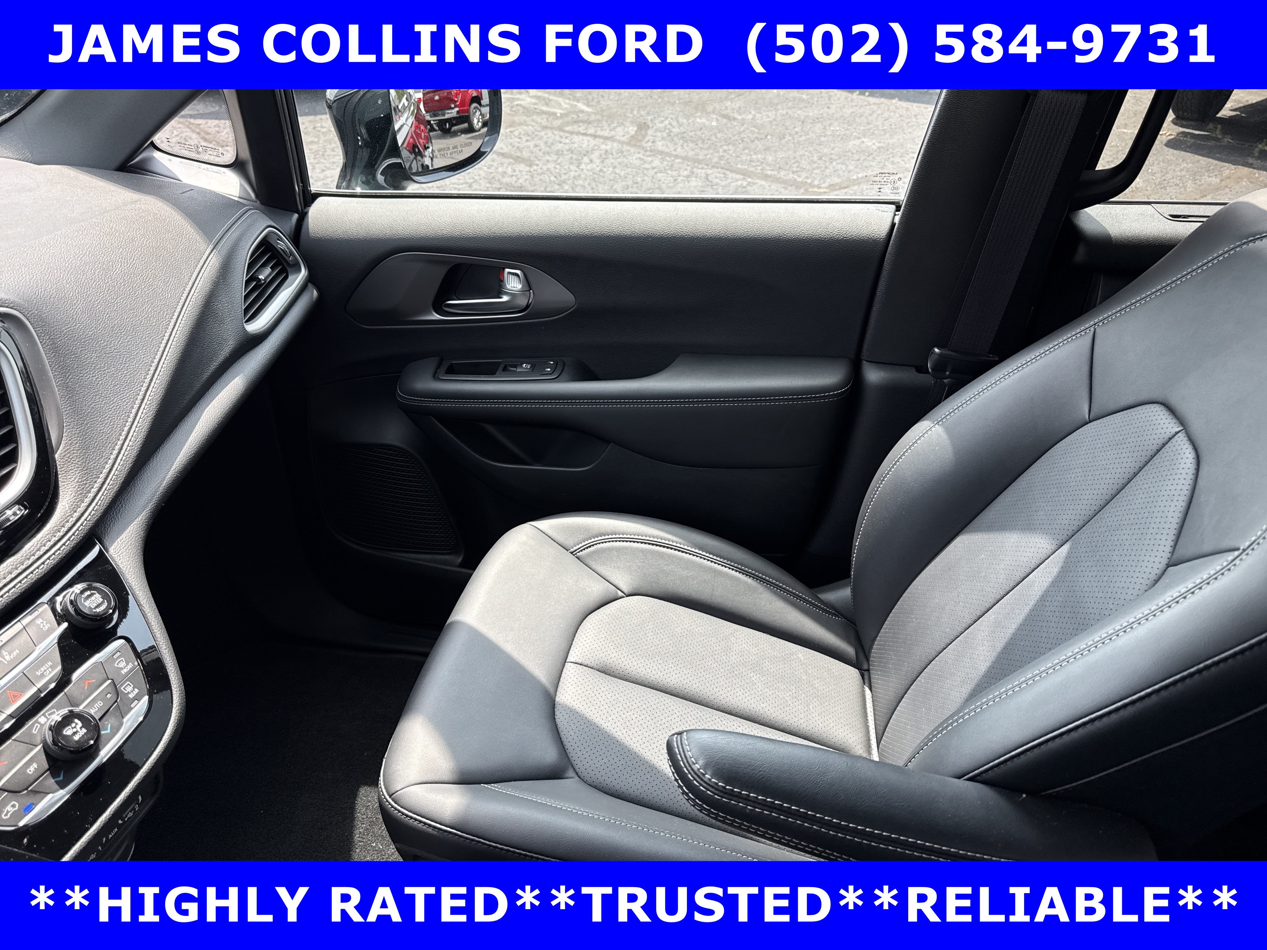 Used 2025 Chrysler Pacifica Select FWD image 27