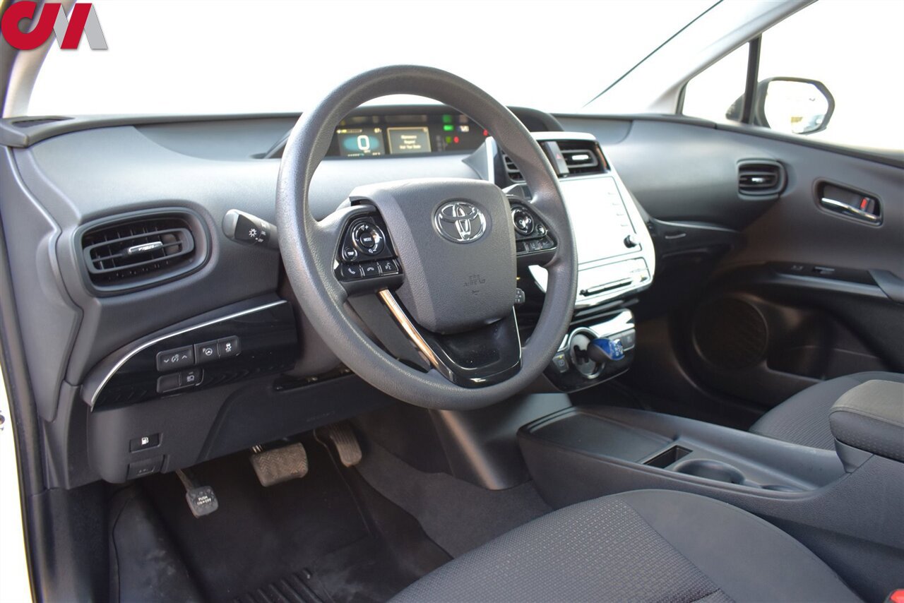 Used 2021 Toyota Prius LE FWD image 3