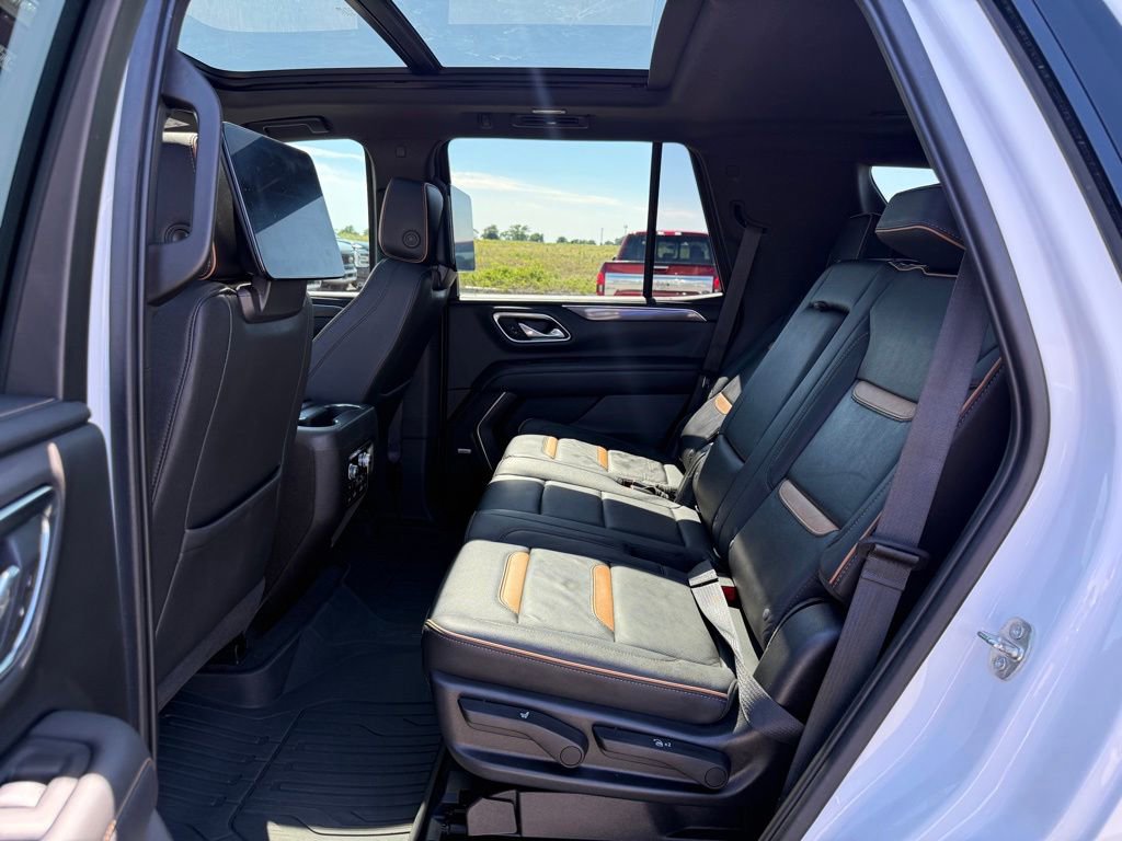 Used 2021 GMC Yukon AT4 w/ Rear Media and Nav Package AWD/4WD image 11