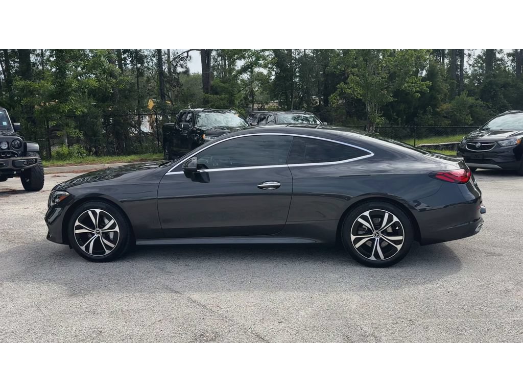 Used 2024 Mercedes-Benz CLE 300 4MATIC Coupe image 6