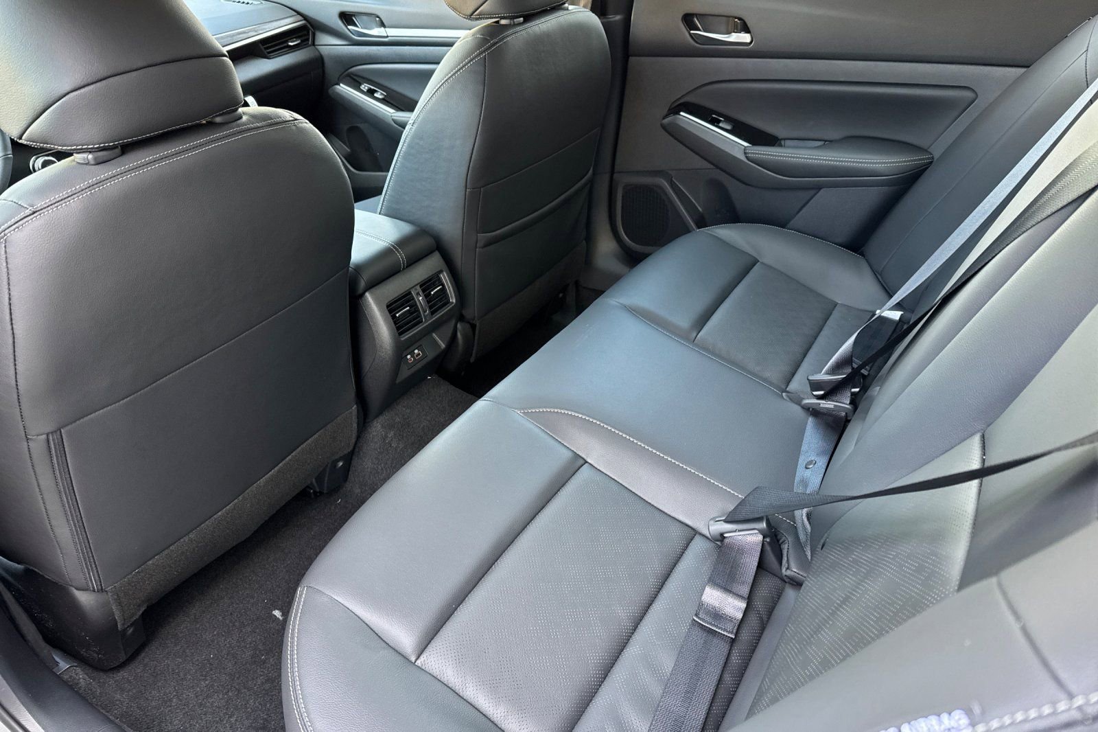 New 2025 Nissan Altima 2.5 SL image 9