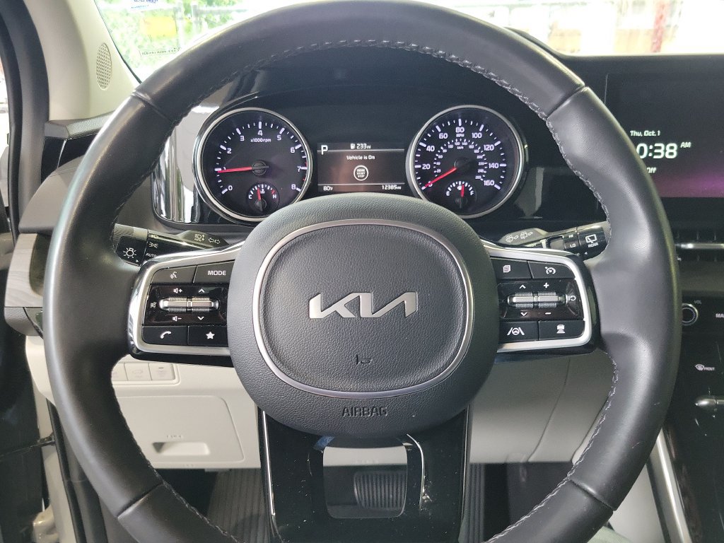 Certified 2024 Kia Carnival EX FWD image 18
