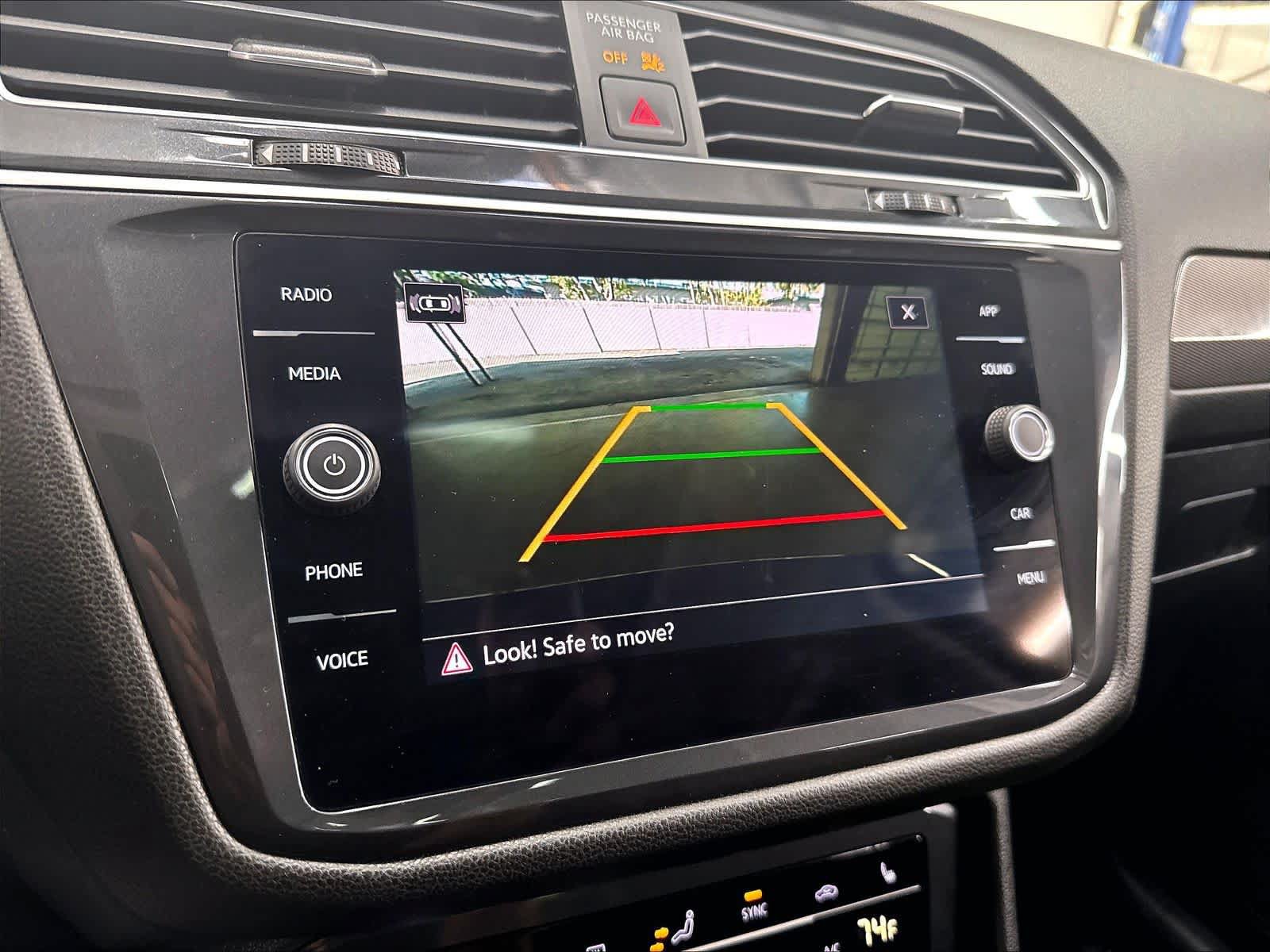 Used 2023 Volkswagen Tiguan SE w/ Panoramic Sunroof Package FWD image 18