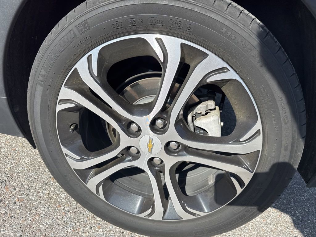 Used 2020 Chevrolet Bolt Premier w/ Infotainment Package image 12