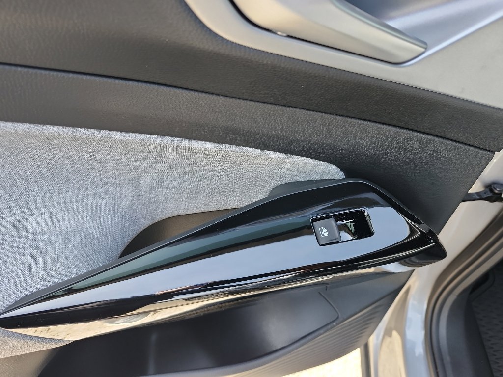 Used 2025 Volkswagen ID.4 Pro image 13