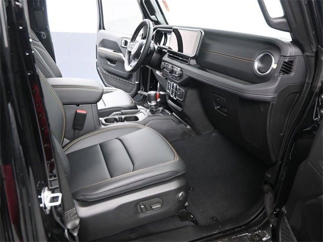 New 2025 Jeep Wrangler Sahara image 24