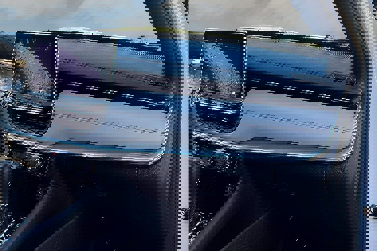 Used 2024 Jeep Compass Limited image 18