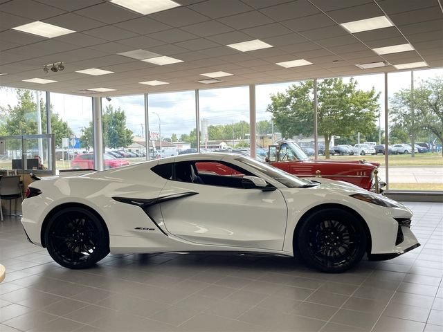 New 2027 Chevrolet Corvette Z06 RWD image 2