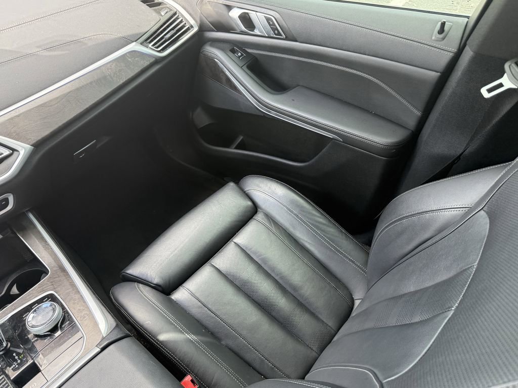 Used 2022 BMW X5 sDrive40i w/ M Sport Package image 26