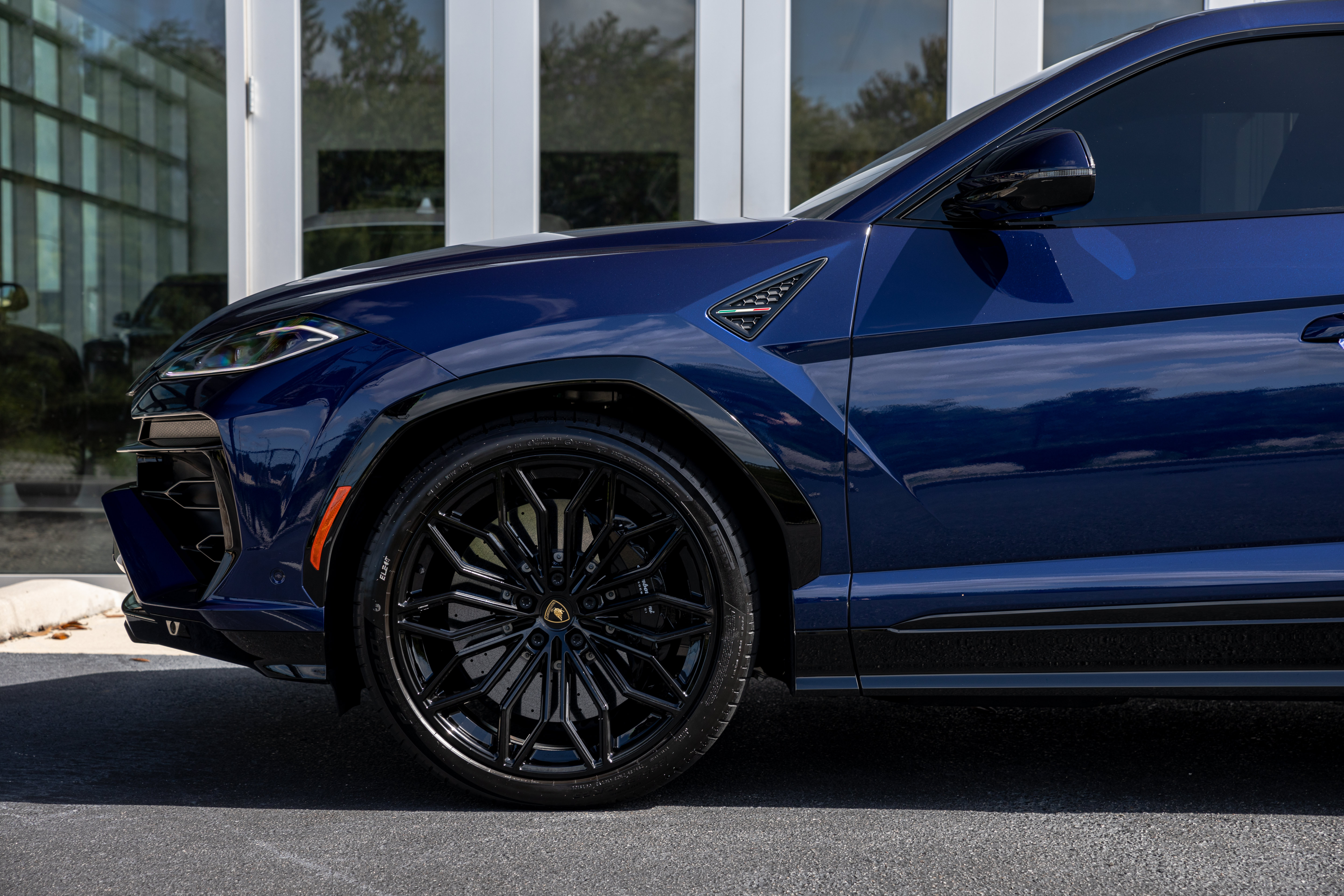 Used 2025 Lamborghini Urus Performante AWD/4WD image 5