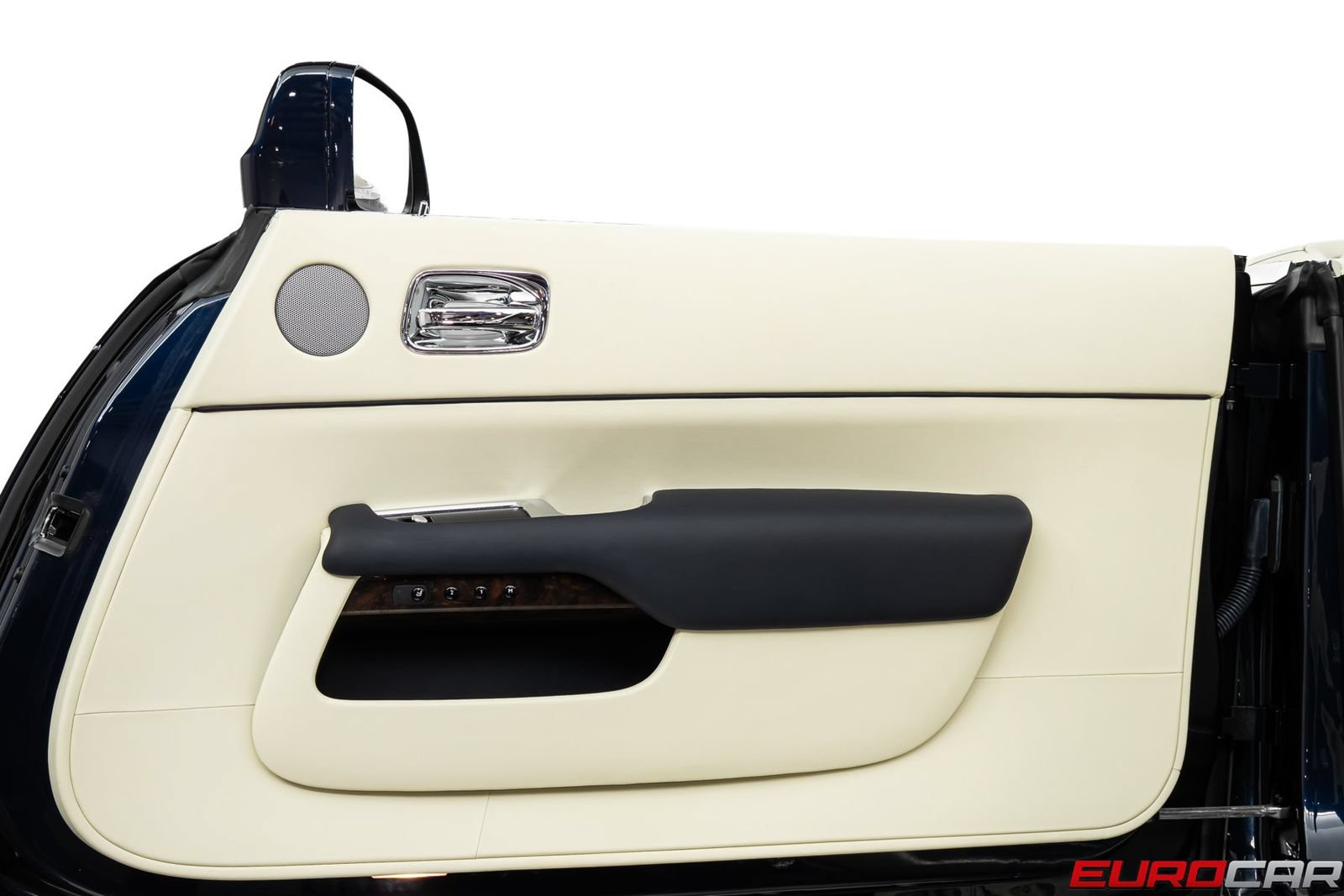 Used 2017 Rolls-Royce Dawn RWD image 25