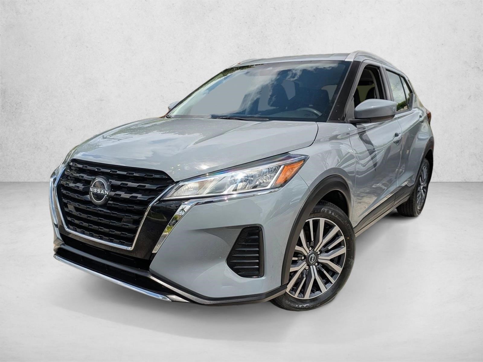 Used 2022 Nissan Kicks SV FWD image 1
